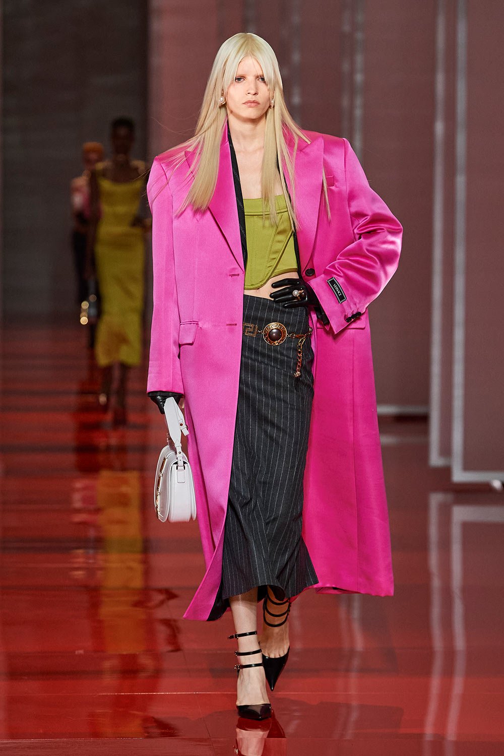 FACES 0922 the hype fashion versace - FACES.ch